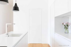 Grifflose Tür in der Küche